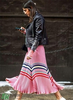 百褶裙搭配什么外套？百褶裙搭配什么外套好看？