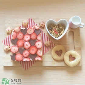 彩繪玻璃餅干怎么做？彩繪玻璃餅干做法