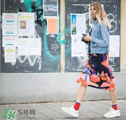 春天牛仔外套怎么搭配？春天牛仔外套怎么搭配好看？
