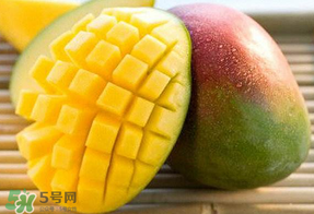芒果為什么會(huì)變黑？芒果為什么有黑點(diǎn)？