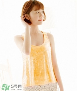 熒光色衣服怎么搭配？熒光色衣服怎么搭配好看？