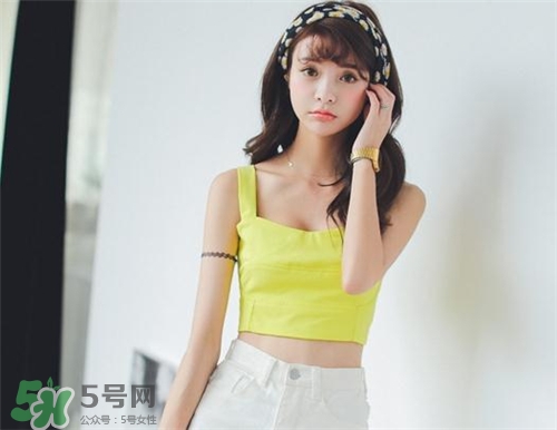 熒光色衣服怎么搭配？熒光色衣服怎么搭配好看？