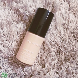 植村秀和阿瑪尼哪個(gè)好？植村秀和阿瑪尼粉底液對(duì)比