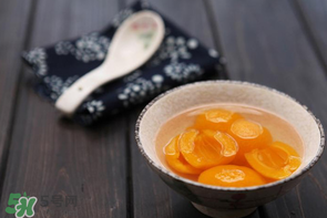 枇杷和冰糖能一起吃嗎？冰糖枇杷水的功效