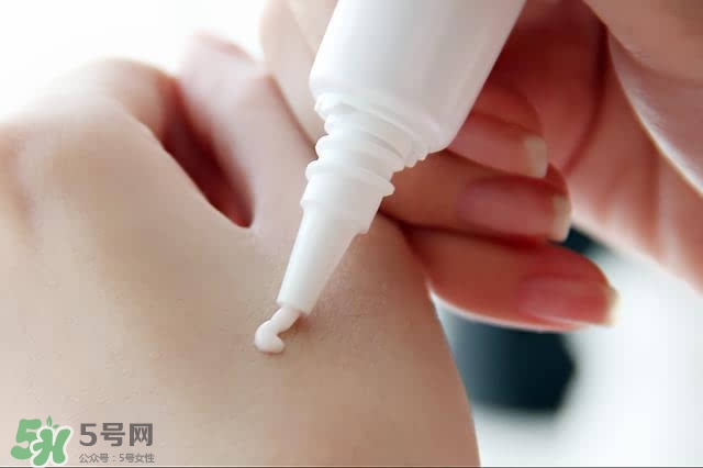 植村秀眼線筆怎么轉(zhuǎn)？植村秀如膠似漆眼線筆轉(zhuǎn)不出來(lái)