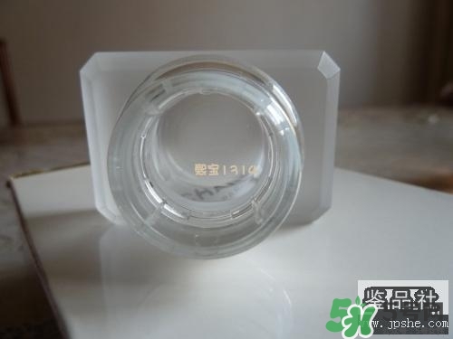 香奈兒可可小姐香水真假鑒別對比圖 香奈兒可可小姐香水真假鑒別對比圖