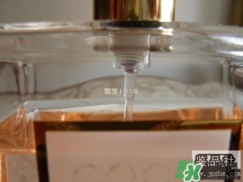 香奈兒可可小姐香水真假鑒別對比圖 香奈兒可可小姐香水真假鑒別對比圖