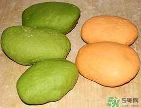 菠菜汁和面怎樣做更綠？怎么樣菠菜汁和面更綠？