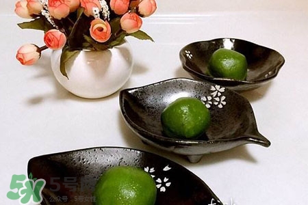 帶保鮮膜的青團(tuán)怎么熱？青團(tuán)外的保鮮膜能一起加熱嗎？