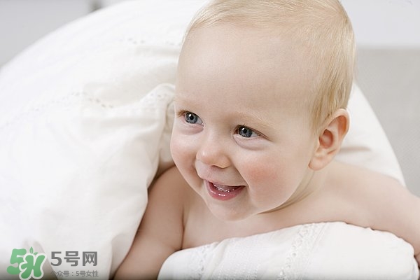 6月齡寶寶發(fā)育指標 6月齡寶寶發(fā)育標準 6月齡寶寶發(fā)育指標 6月齡寶寶發(fā)育標準