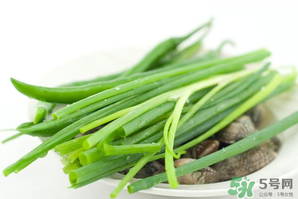 薺菜和蔥能一起吃嗎？薺菜餃子可以放蔥嗎？