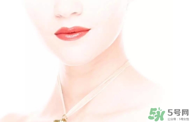 紅底鞋口紅是什么牌子？紅底鞋口紅試色