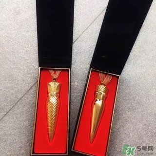 蘿卜丁口紅怎么打開(kāi)？蘿卜丁口紅打開(kāi)方法