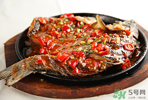 薺菜和鯽魚(yú)能一起吃嗎？薺菜和鯽魚(yú)一起吃會(huì)流產(chǎn)嗎？