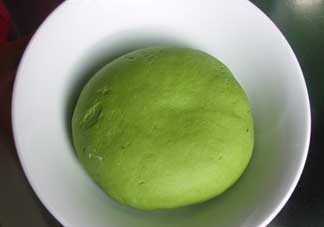 菠菜汁和面菠菜還焯嗎？菠菜汁和面需要焯水嗎？