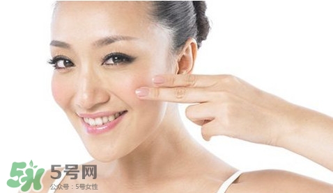 怎樣預(yù)防臉上長斑？如何預(yù)防臉上長斑