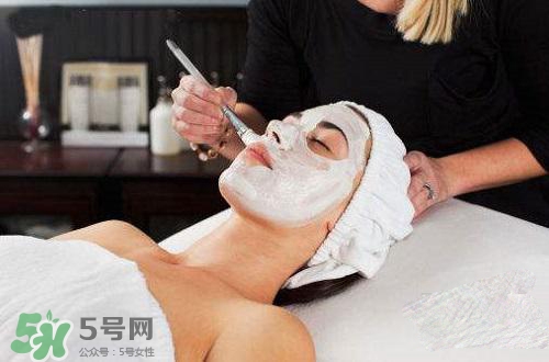 面粉做面膜會(huì)堵塞毛孔嗎？面粉怎么做面膜不會(huì)堵塞毛孔
