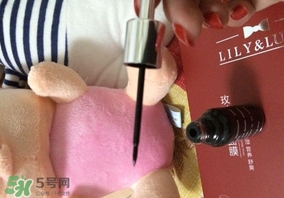 美人魚眼線液怎么用？美人魚眼線液怎么畫？