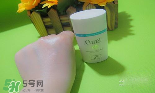 長(zhǎng)痘痘可以用防曬霜嗎？長(zhǎng)痘痘用防曬霜好嗎？