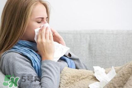 過敏性鼻炎能抽煙嗎？抽煙會使過敏性鼻炎加重嗎？