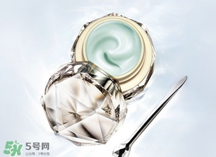 cpb眼霜適合什么年齡？cpb眼霜適合什么膚質(zhì)？