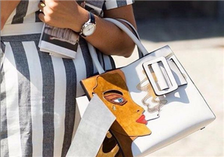 boyy皮帶包正品多少錢？boyy方扣包專柜價(jià)格