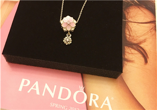 潘多拉2017新品桃花項鏈多少錢？pandora新品桃花項鏈專柜價格