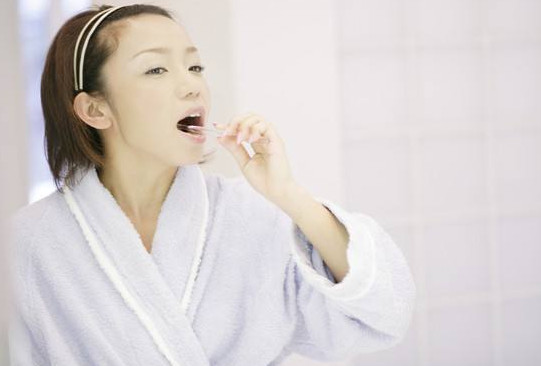 刷牙的時(shí)候惡心干嘔是怎么回事？刷牙時(shí)惡心干嘔是怎么回事