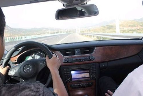 暈車人可以開(kāi)車嗎？暈車人可不可以開(kāi)車