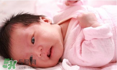 嬰兒濕疹是什么引起的？嬰兒濕疹是什么原因