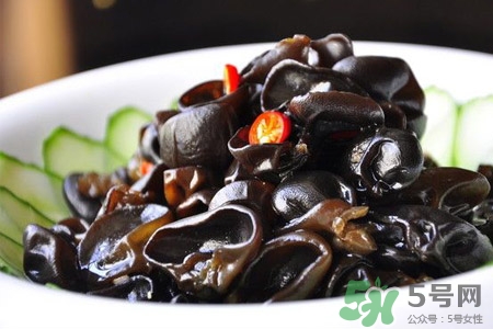 泡黑木耳用什么水泡？泡木耳用熱水還是涼水？