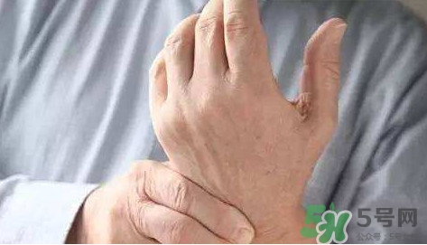 睡覺手腳發(fā)麻是怎么回事？睡覺手腳發(fā)麻是什么原因