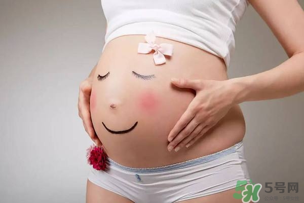 妊娠線看可以看胎兒性別嗎？妊娠線看可以男女嗎？