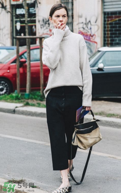 loewe puzzle怎么背好看？loewe puzzle怎么搭配好看？