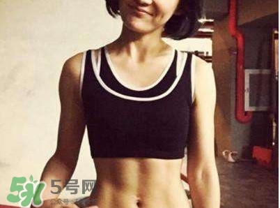 女生馬甲線怎么練？馬甲線多久能練出來(lái)