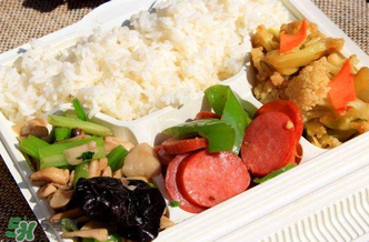 吃快餐抽兩瓶黑血是真的嗎？吃快餐血會(huì)變黑嗎？