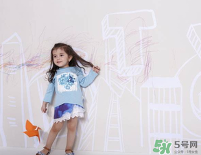 寶寶四月份穿什么衣服？四月份怎么給寶寶穿衣服？