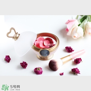 拉杜麗花瓣腮紅多少錢 拉杜麗花瓣腮紅專柜價(jià)格 拉杜麗花瓣腮紅多少錢 拉杜麗花瓣腮紅專柜價(jià)格