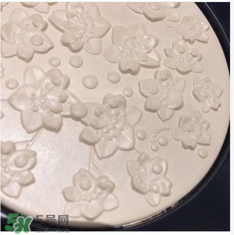 紀(jì)梵希花朵浮雕彩妝盤多少錢？紀(jì)梵希花朵浮雕高光修容盤價(jià)格