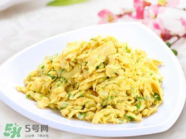 香椿可以炒鵝蛋嗎？香椿和鵝蛋能一起吃嗎？