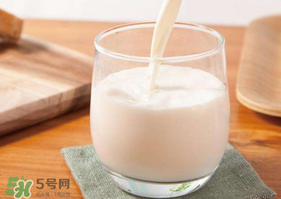 香椿可以和牛奶一起吃嗎？香椿和牛奶能一起吃嗎？