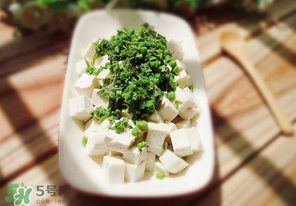 香椿拌豆腐可以隔夜吃嗎？隔夜的香椿拌豆腐能吃嗎？