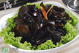 木耳和香椿能一起吃嗎？香椿能和木耳一起吃嗎？