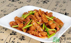 香椿可以和牛肉一起吃嗎？香椿和牛肉能同吃嗎？