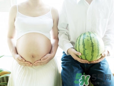孕期高潮宮縮會怎樣？孕期高潮對小孩有害嗎？