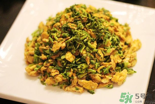 香椿炒雞蛋好吃嗎？吃香椿炒雞蛋好嗎？