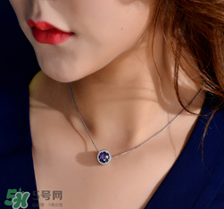 潘多拉項(xiàng)鏈?zhǔn)鞘裁床馁|(zhì)？pandora項(xiàng)鏈?zhǔn)倾y的嗎？