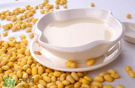 香椿和豆?jié){能一起吃嗎？喝豆?jié){可以吃香椿炒雞蛋嗎？