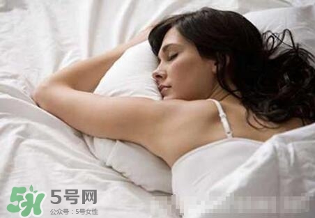 夫妻兩地分居怎么解決生理需求？夫妻兩地分居該如何相處？