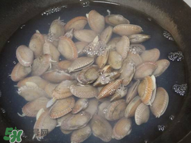花甲不開口能吃嗎？花甲不開口是不是死了？